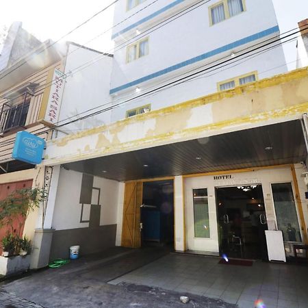 Mutiara Sari Hotel Makassar Exterior photo