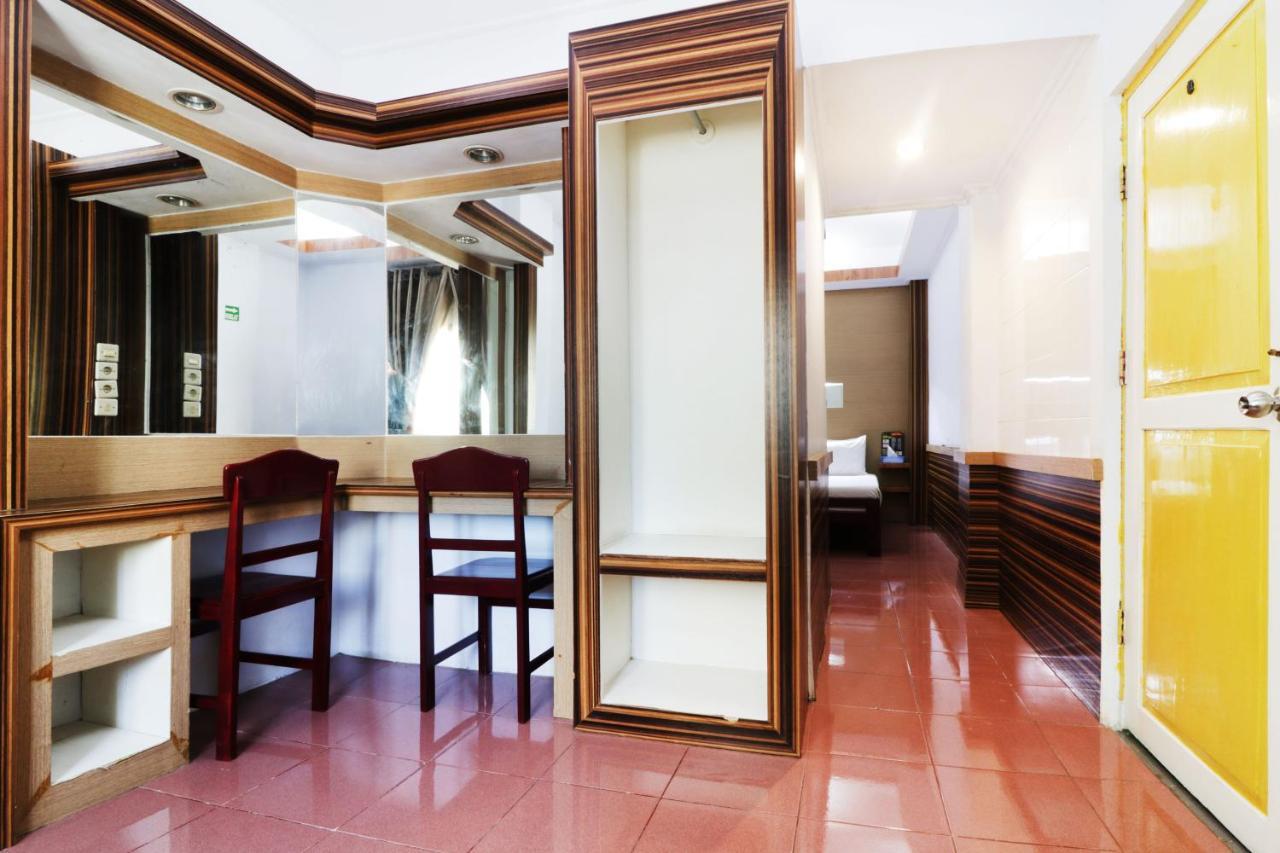 Mutiara Sari Hotel Makassar Exterior photo